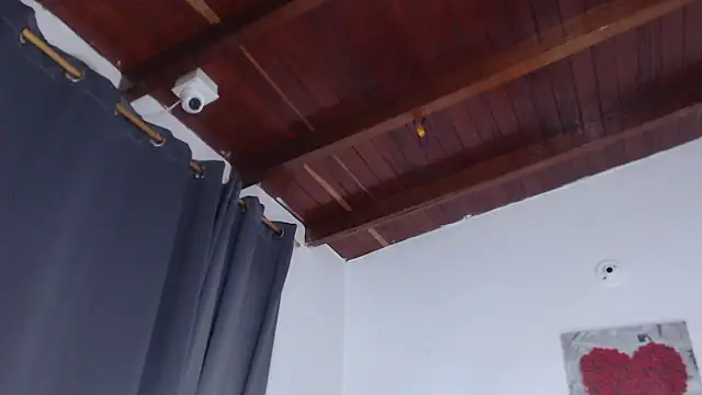 Amara Red online show from October 8, 2025, 10:57 am