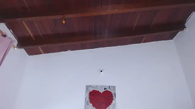 Amara Red online show from October 17, 2025, 2:48 am