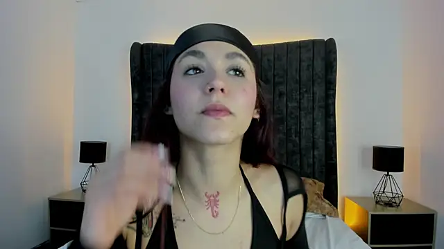 AnnyCherry  online show from September 30, 2025, 10:04 pm