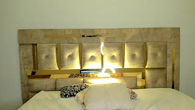 Snapshot of Ari_sunshine_ chatting on October 3, 2025, 6:10 am Ari sunshine online show from October 3, 2025, 6:10 am