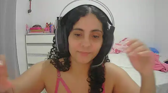 Snapshot of leximaxell chatting on February 12, 2025, 4:44 am leximaxell online show from February 12, 2025, 4:44 am