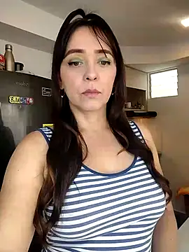 Snapshot of natalie_cowens chatting on January 14, 2026, 7:19 pm natalie cowens online show from January 14, 2026, 7:19 pm