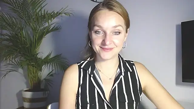 AliciaDesire online show from December 3, 2025, 7:16 am