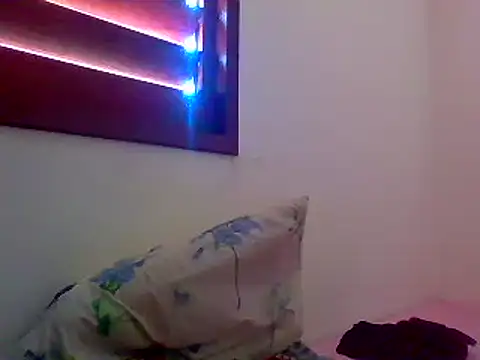 couplemilk online show from December 5, 2024, 10:44 am