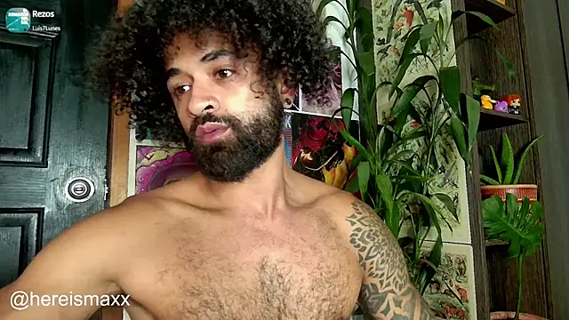 Snapshot of MaxG__ chatting on January 1, 2025, 3:23 am MaxG online show from January 1, 2025, 3:23 am