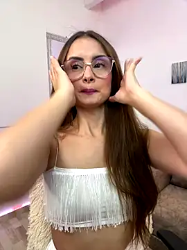 Snapshot of MiaaLoren chatting on November 11, 2025, 10:54 pm MiaaLoren online show from November 11, 2025, 10:54 pm