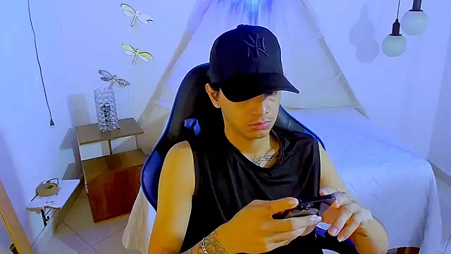 Snapshot of Brand_habes chatting on November 15, 2025, 3:37 am Brand habes online show from November 15, 2025, 3:37 am