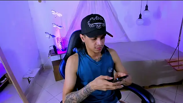 Snapshot of Brand_habes chatting on February 19, 2026, 11:34 pm Brand habes online show from February 19, 2026, 11:34 pm