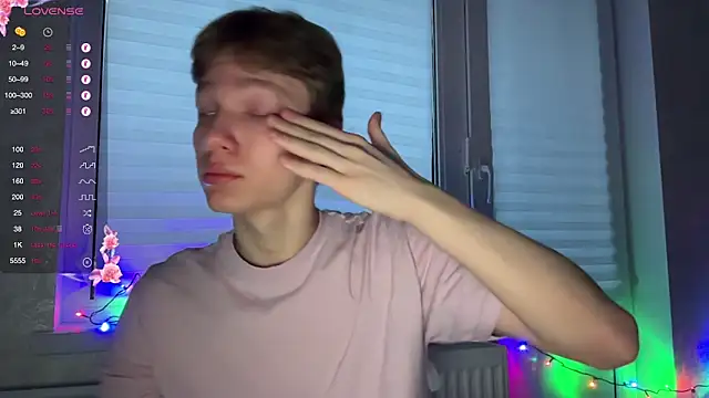 Snapshot of gay_boyss chatting on December 24, 2024, 6:44 am gay boyss online show from December 24, 2024, 6:44 am