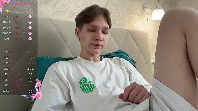 Snapshot of gay_boyss chatting on February 7, 2025, 10:08 am gay boyss online show from February 7, 2025, 10:08 am