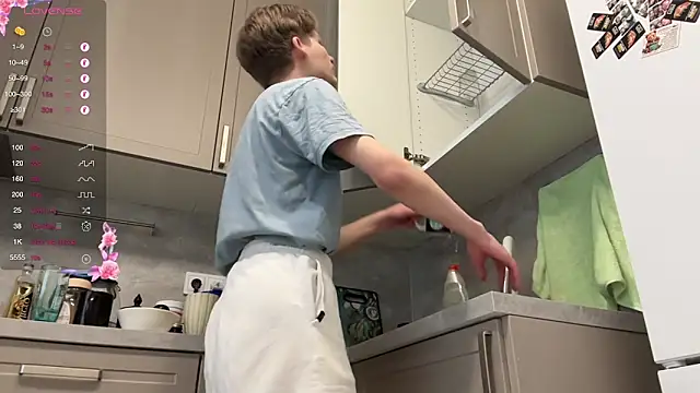 Snapshot of gay_boyss chatting on February 8, 2025, 1:11 pm gay boyss online show from February 8, 2025, 1:11 pm