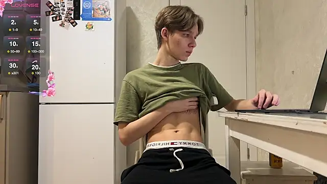 Snapshot of gay_boyss chatting on March 7, 2025, 5:49 pm gay boyss online show from March 7, 2025, 5:49 pm