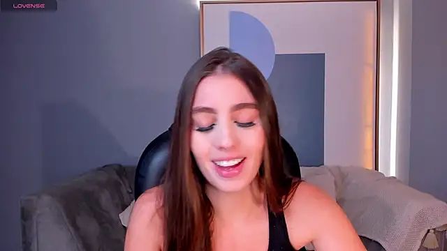 Snapshot of DolcieElliot chatting on March 3, 2025, 12:04 am DolcieElliot online show from March 3, 2025, 12:04 am