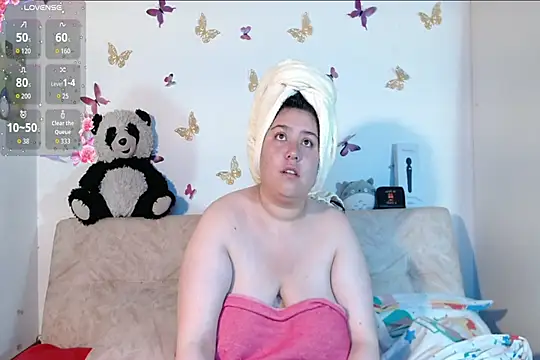 Snapshot of LennaTurnerr chatting on February 11, 2026, 12:43 pm LennaTurnerr online show from February 11, 2026, 12:43 pm