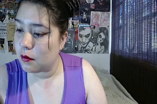 LennaTurnerr online show from April 24, 2026, 7:38 pm
