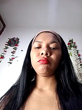 DIORA Latina online show from October 20, 2025, 4:13 am