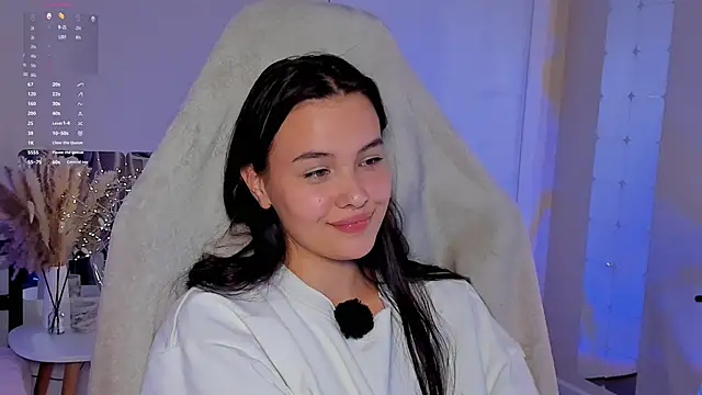 Snapshot of _Sweetie_ chatting on October 7, 2025, 2:58 pm Sweetie online show from October 7, 2025, 2:58 pm