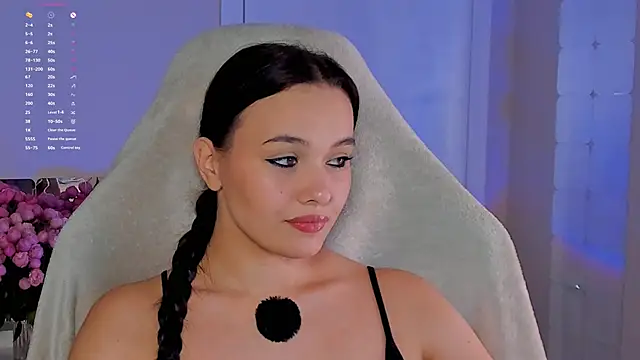 Snapshot of _Sweetie_ chatting on October 27, 2025, 11:58 am Sweetie online show from October 27, 2025, 11:58 am