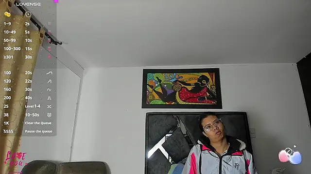 Vahiolet smith online show from October 25, 2025, 3:03 am