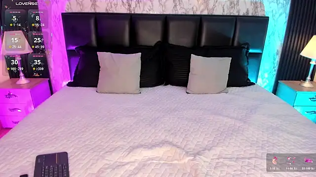 SpicyAmelia online show from November 11, 2025, 1:44 pm