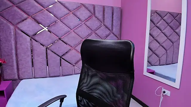 Snapshot of AnnySweett_ chatting on October 15, 2025, 6:19 pm AnnySweett online show from October 15, 2025, 6:19 pm