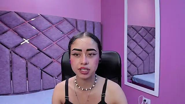 Snapshot of AnnySweett_ chatting on October 22, 2025, 5:13 pm AnnySweett online show from October 22, 2025, 5:13 pm