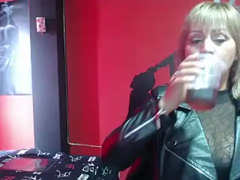 KLOE PIELL online show from January 24, 2025, 5:21 pm