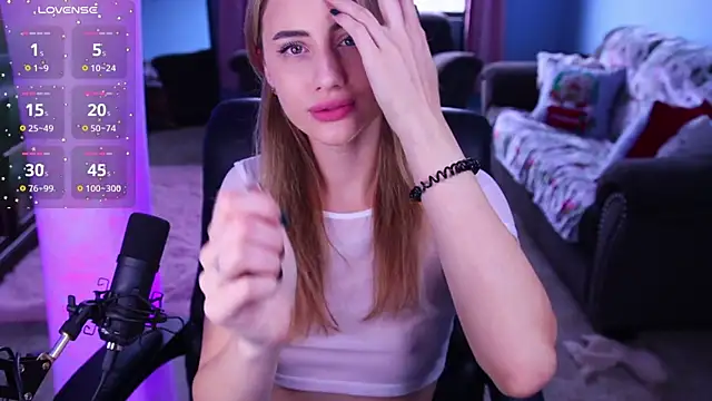 Snapshot of Naughty-Kitty1 chatting on January 17, 2025, 6:12 pm Naughty-Kitty1 online show from January 17, 2025, 6:12 pm