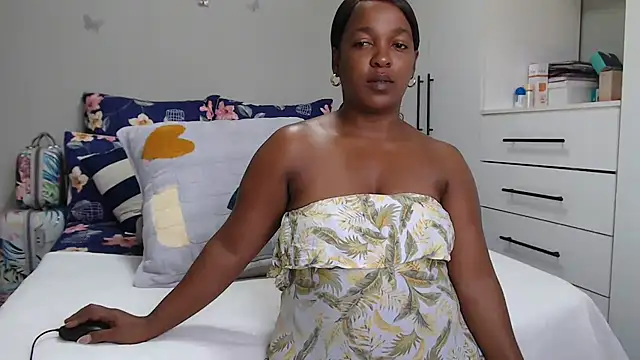 Amberbela online show from May 25, 2026, 11:27 am