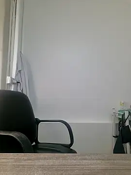 doctora-danna online show from October 4, 2025, 1:42 pm