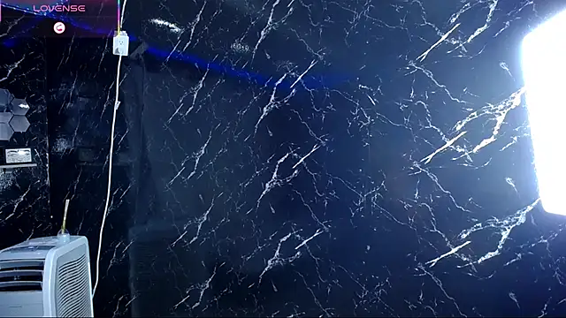 Hillary queen online show from October 5, 2025, 12:58 pm