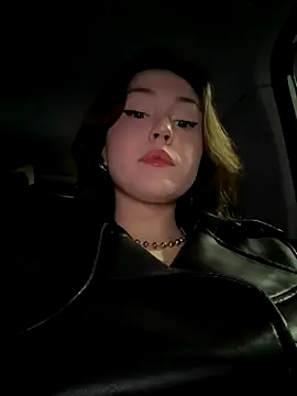 Peachy Dream online show from October 3, 2025, 6:05 pm