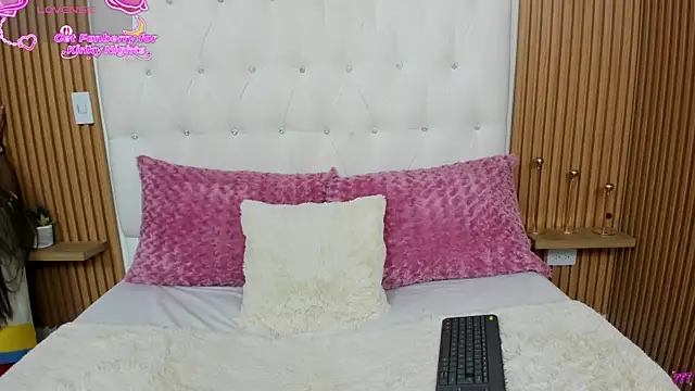 MartinaWestt online show from July 4, 2026, 1:12 am