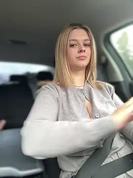 Love Bri online show from October 15, 2025, 10:26 am