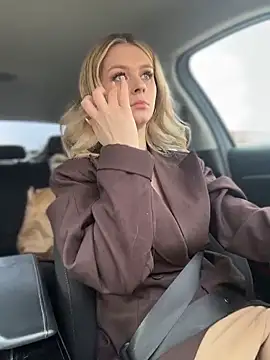 Love Bri online show from March 31, 2026, 10:59 am