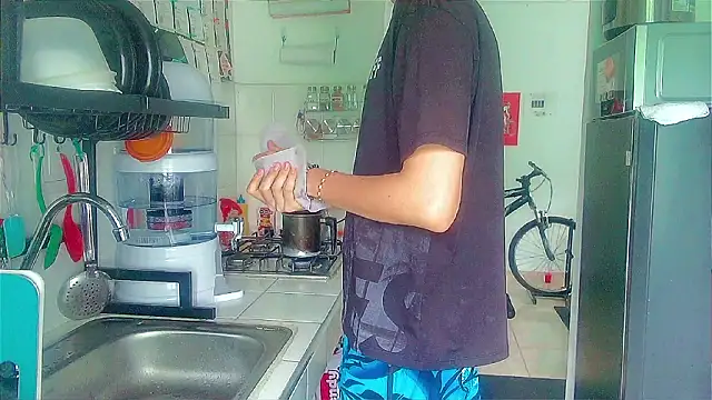 Snapshot of Andy_gray chatting on February 11, 2026, 4:45 pm Andy gray online show from February 11, 2026, 4:45 pm