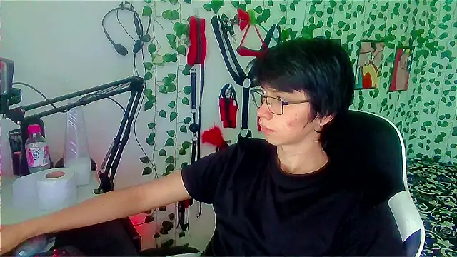 Snapshot of Andy_gray chatting on February 23, 2026, 3:53 pm Andy gray online show from February 23, 2026, 3:53 pm