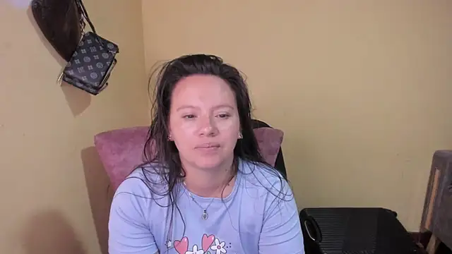 lauraguzman online show from May 30, 2026, 6:32 am
