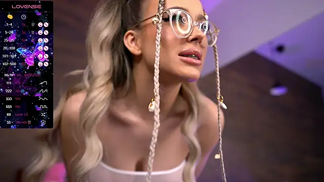Snapshot of KylieJoyce chatting on March 5, 2025, 1:10 am KylieJoyce online show from March 5, 2025, 1:10 am