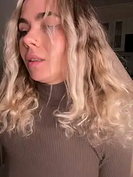 SkyBriii online show from December 5, 2024, 9:50 pm