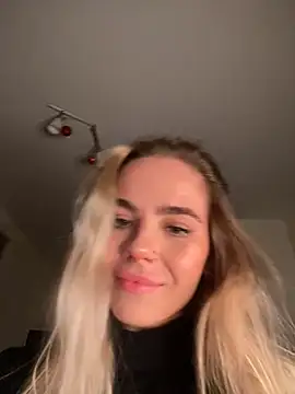 SkyBriii online show from December 22, 2024, 2:38 pm