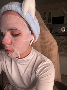 SkyBriii online show from December 26, 2024, 8:39 am