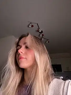 SkyBriii online show from February 15, 2025, 7:50 pm