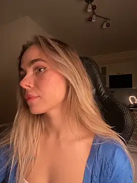 SkyBriii online show from March 4, 2025, 5:45 pm