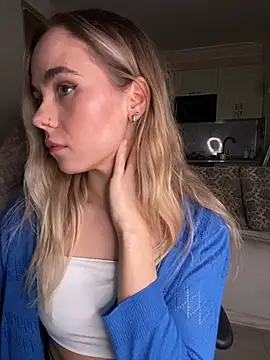 SkyBriii online show from March 5, 2025, 9:04 pm