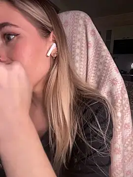 SkyBriii online show from March 7, 2025, 6:54 pm