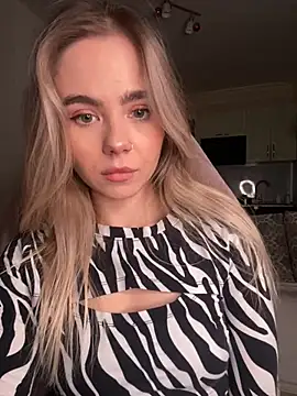 SkyBriii online show from March 11, 2025, 7:25 pm