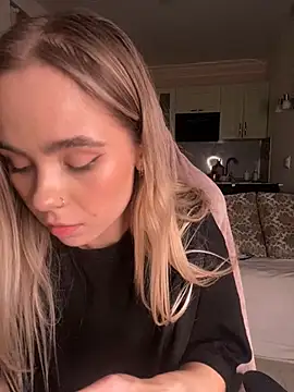 SkyBriii online show from March 12, 2025, 7:49 pm