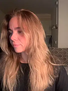 SkyBriii online show from September 8, 2025, 6:51 pm