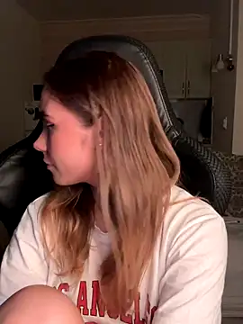 SkyBriii online show from September 21, 2025, 8:21 pm